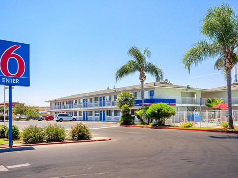 Motel 6 Tulare, CA主图