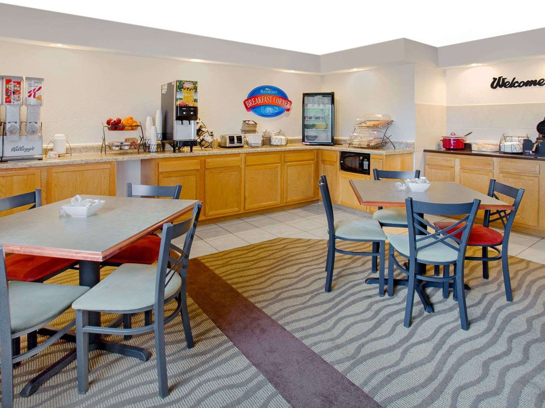 Baymont by Wyndham Freeport主图