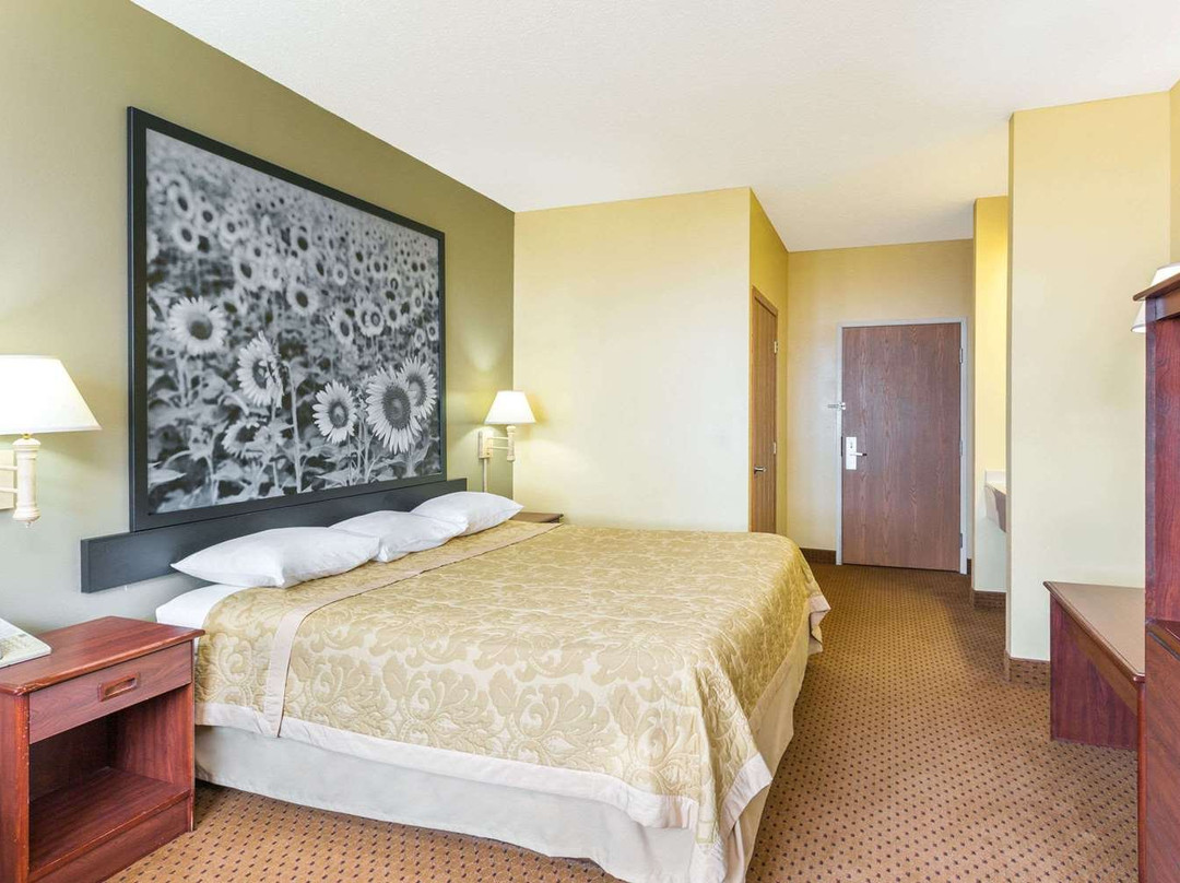 Super 8 by Wyndham Osage主图