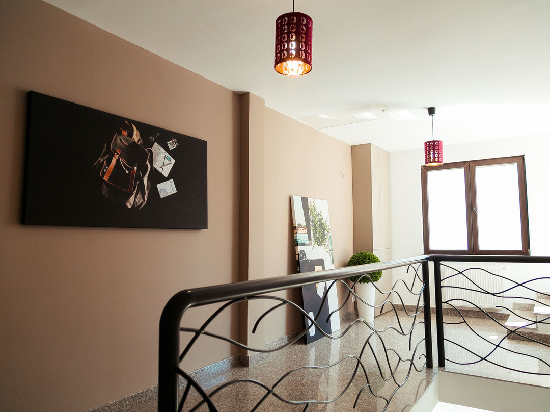 Elegant House主图