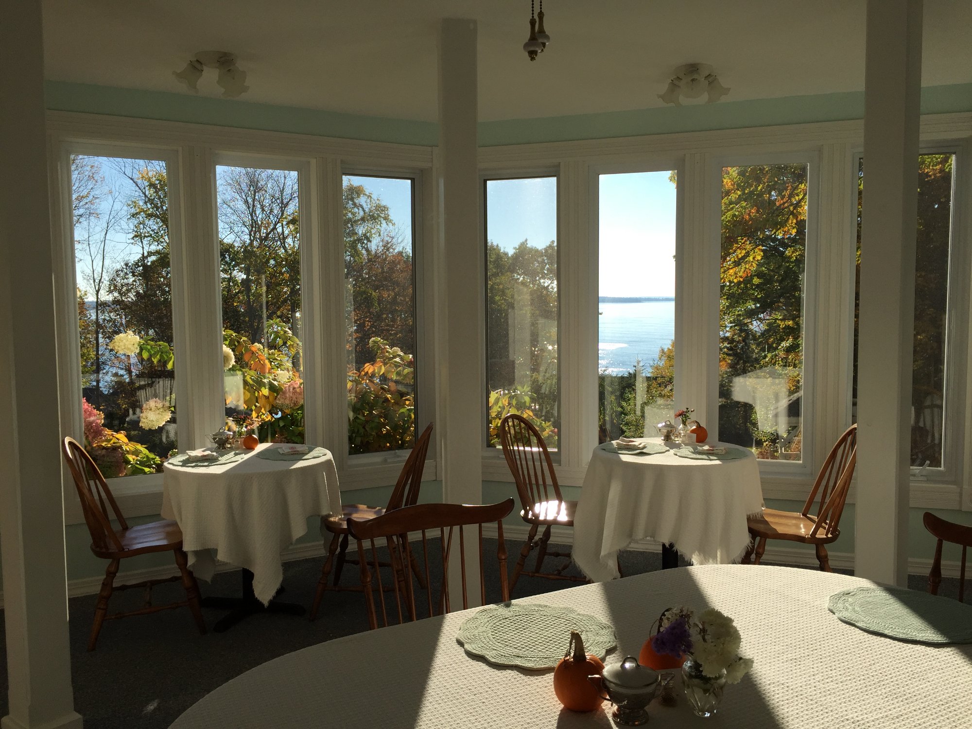 Victorian by the Sea-官方