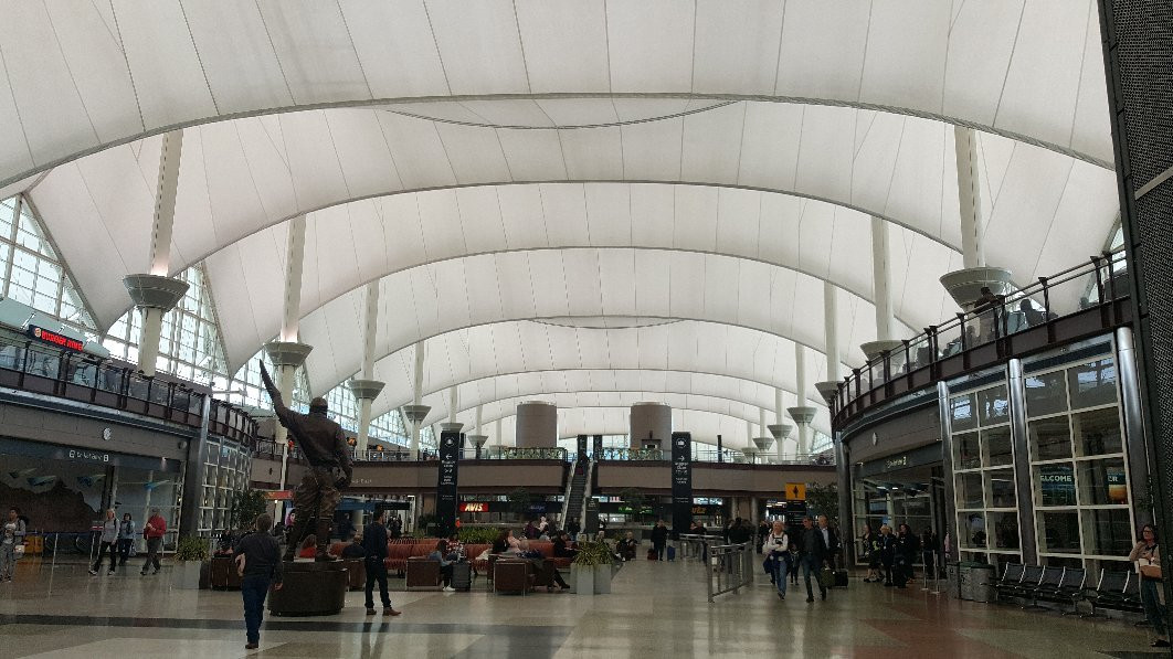 Denvers Airport Transportation-丹佛必去景点