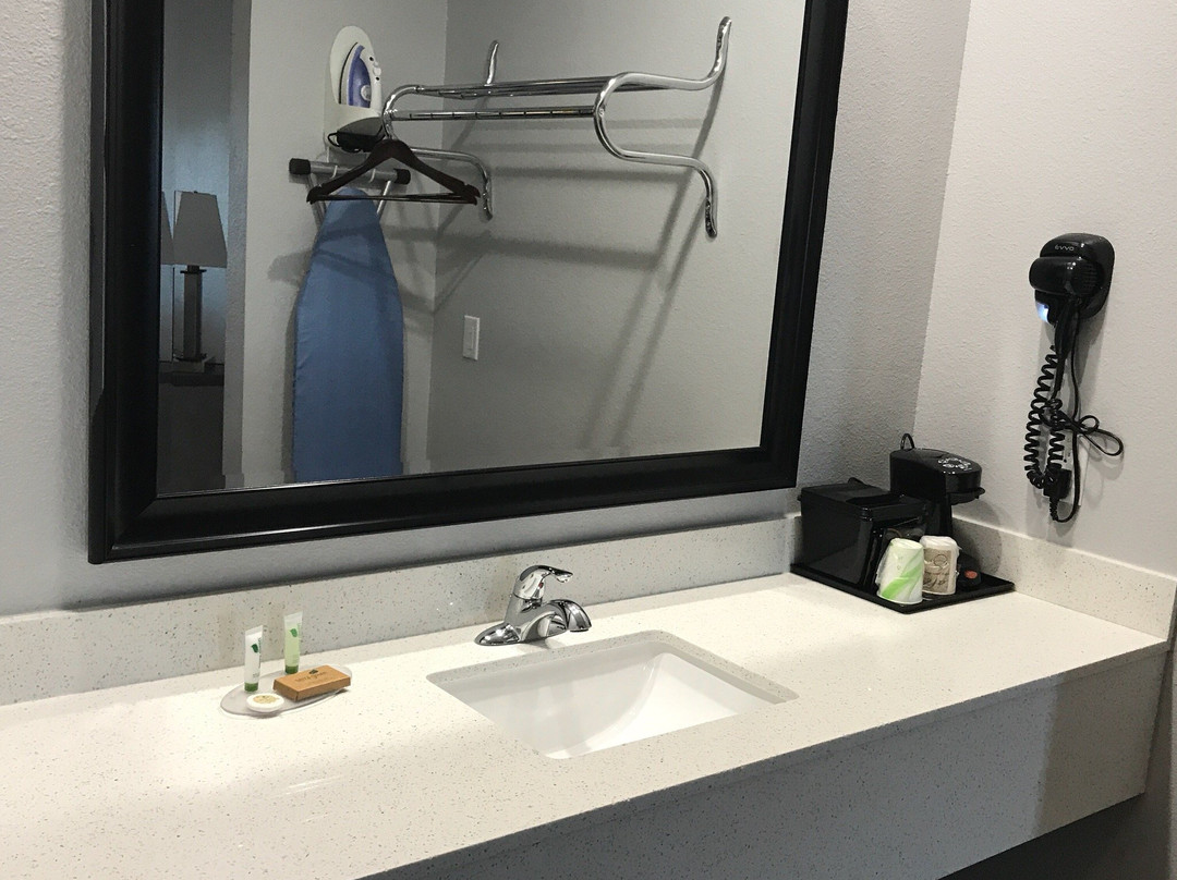 Paris Inn & Suites主图