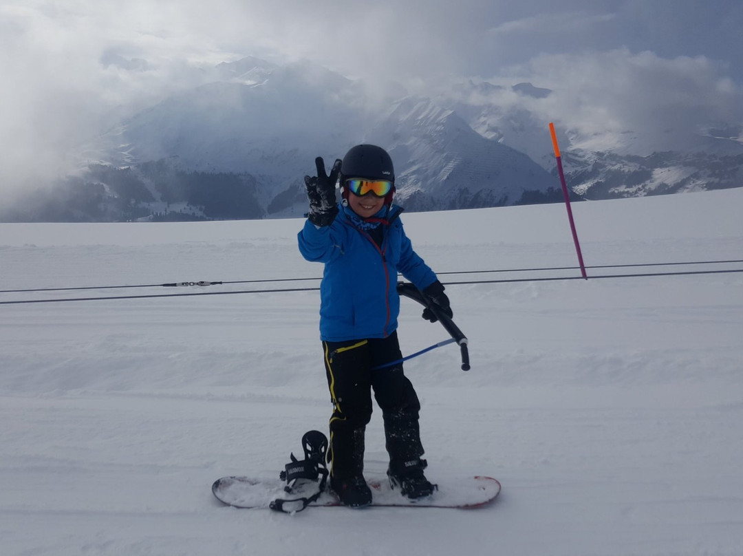WhiteMoments Snowboarding-格林德瓦必去景点