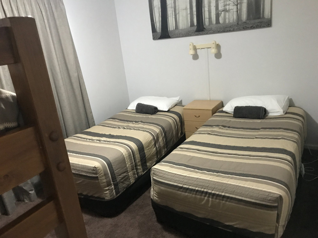 巴望谷山庄主图