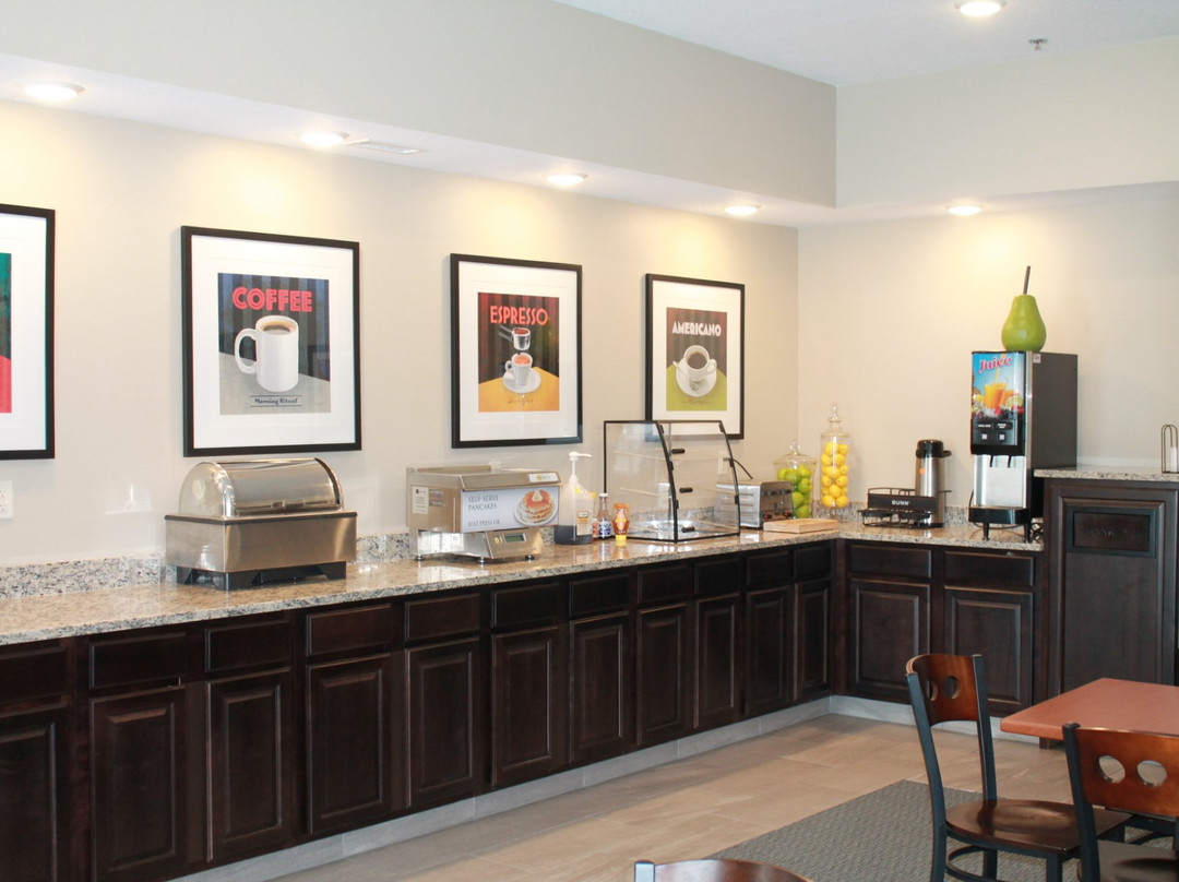 Brookstone Lodge & Suites主图