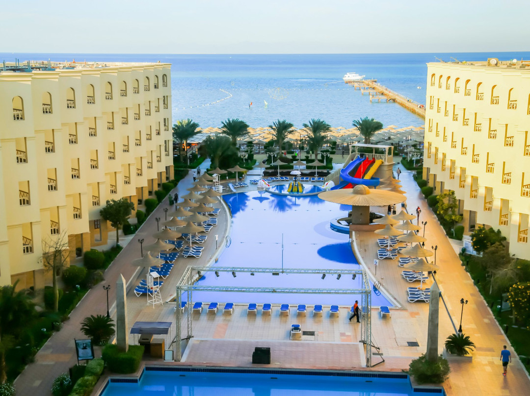 AMC皇家酒店主图