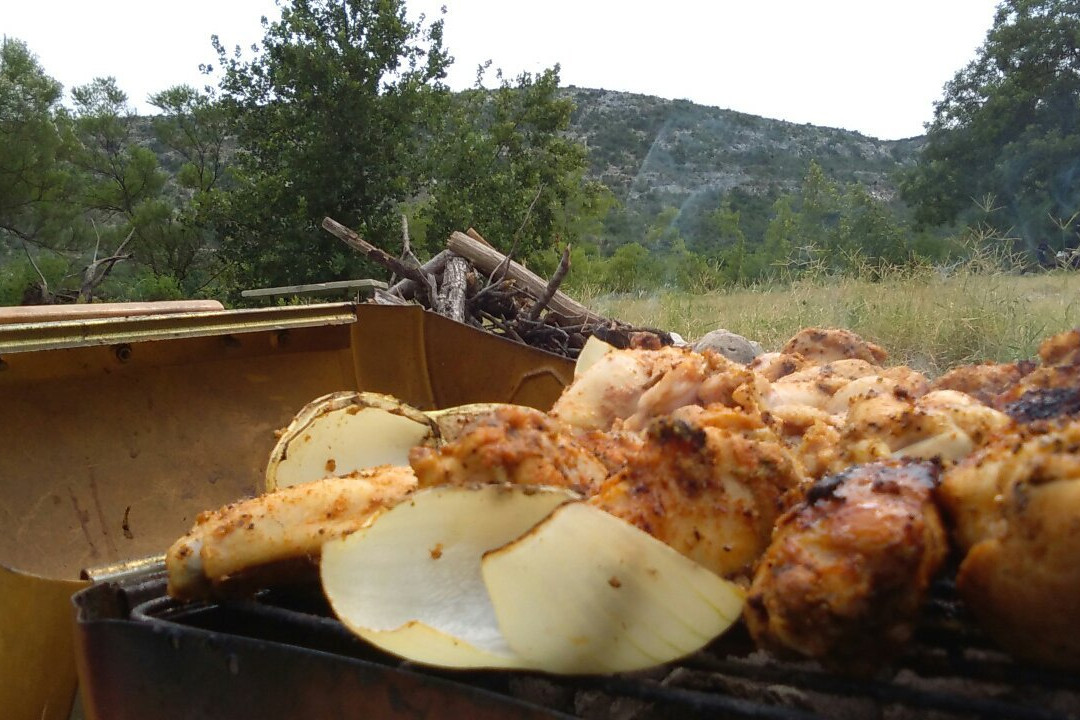 Chalk Bluff Park-Paddle Boat Rentals-Uvalde必去景点