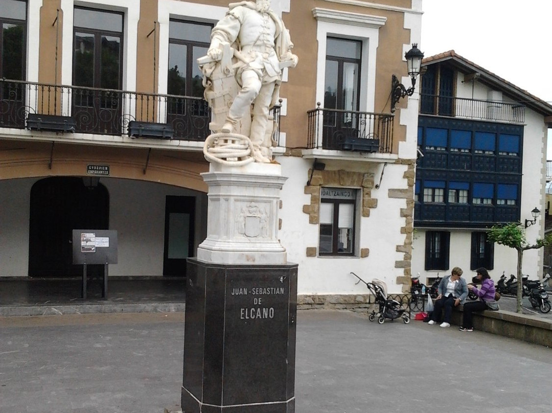 Estátua Juan Sebastián Elkano-格塔里亚镇必去景点