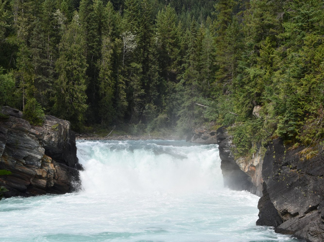 Overlander Falls-Fraser Lake必去景点