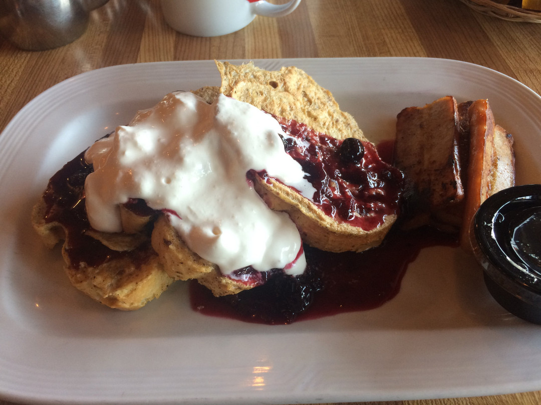 Triple J Hotel and Cabins主图