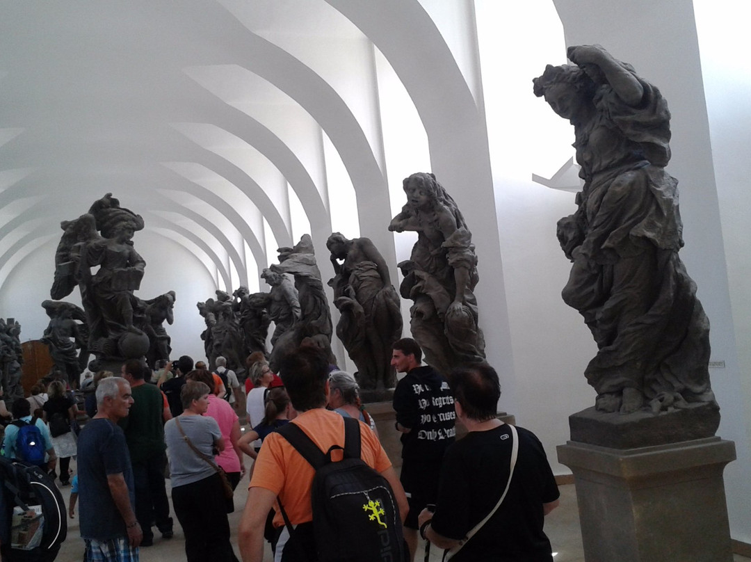 Church Of The Holy Trinity景点图片
