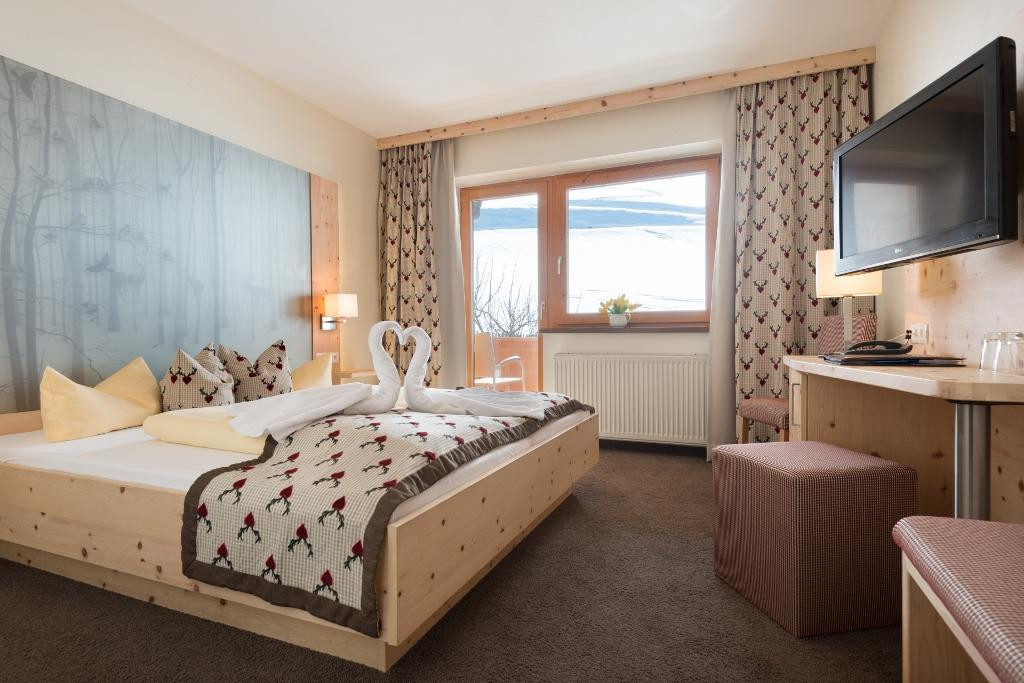 Hainzenberg酒店住宿-Jörglerhof Gasthof