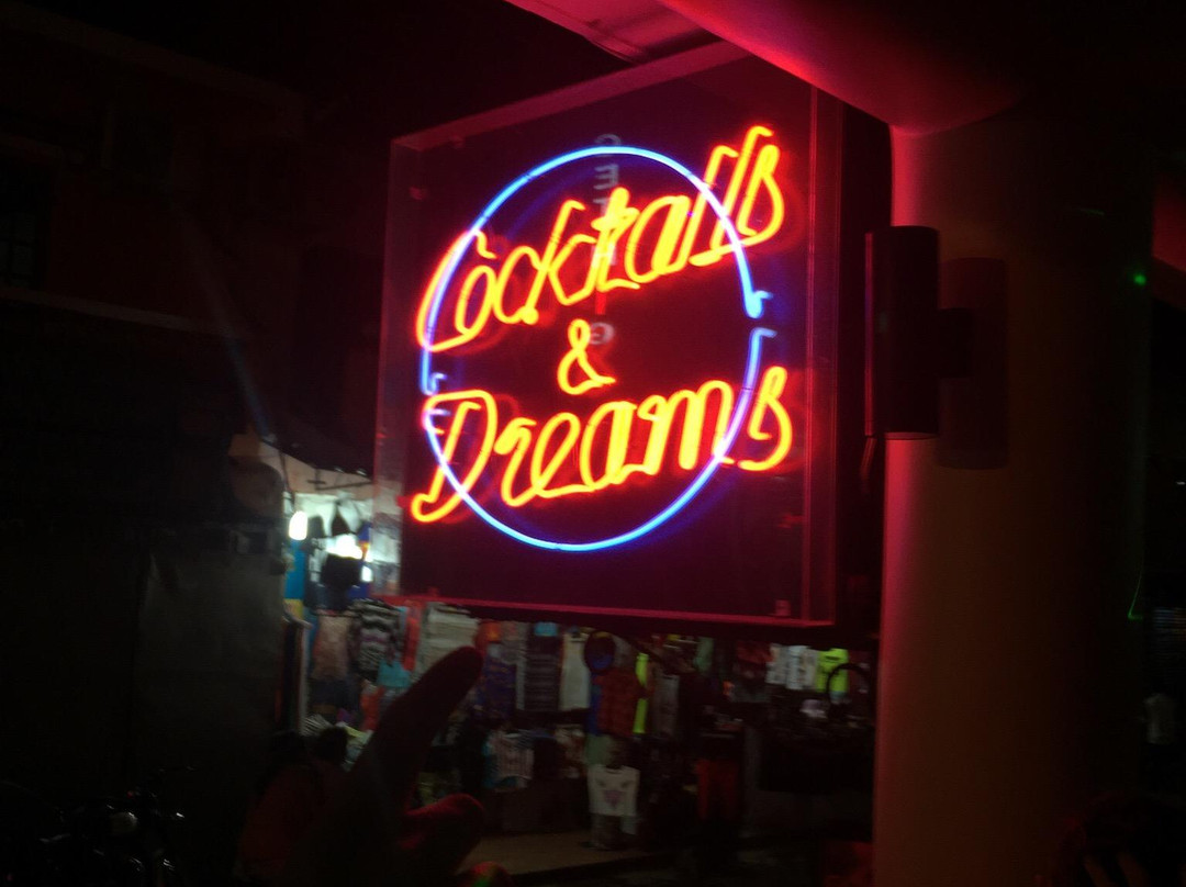 Cocktails and Dreams-巴格海滩必去景点