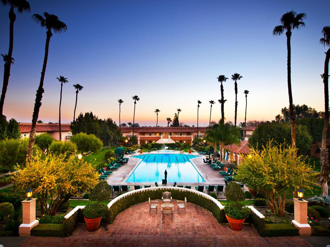 Avenal酒店住宿-Harris Ranch Resort
