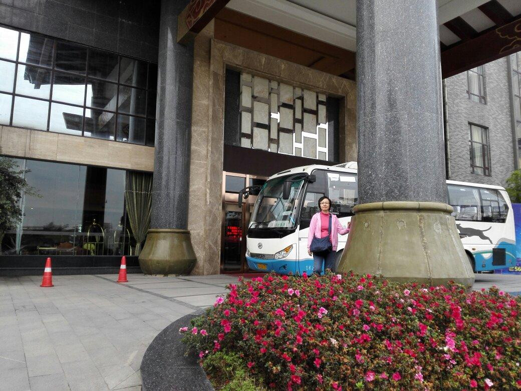 峨眉山月花园饭店