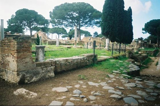 Lido di Castel Fusano酒店住宿-La Lampada di Aladino Bed & Breakfast