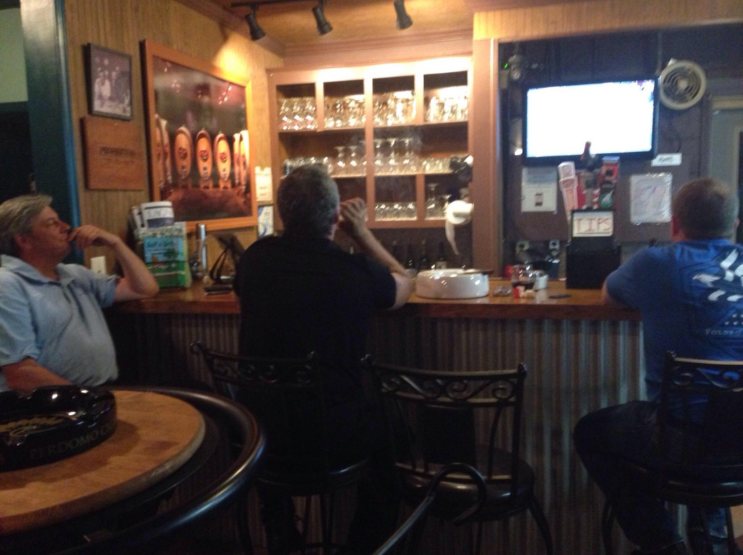 Main Street Cigar Lounge景点图片