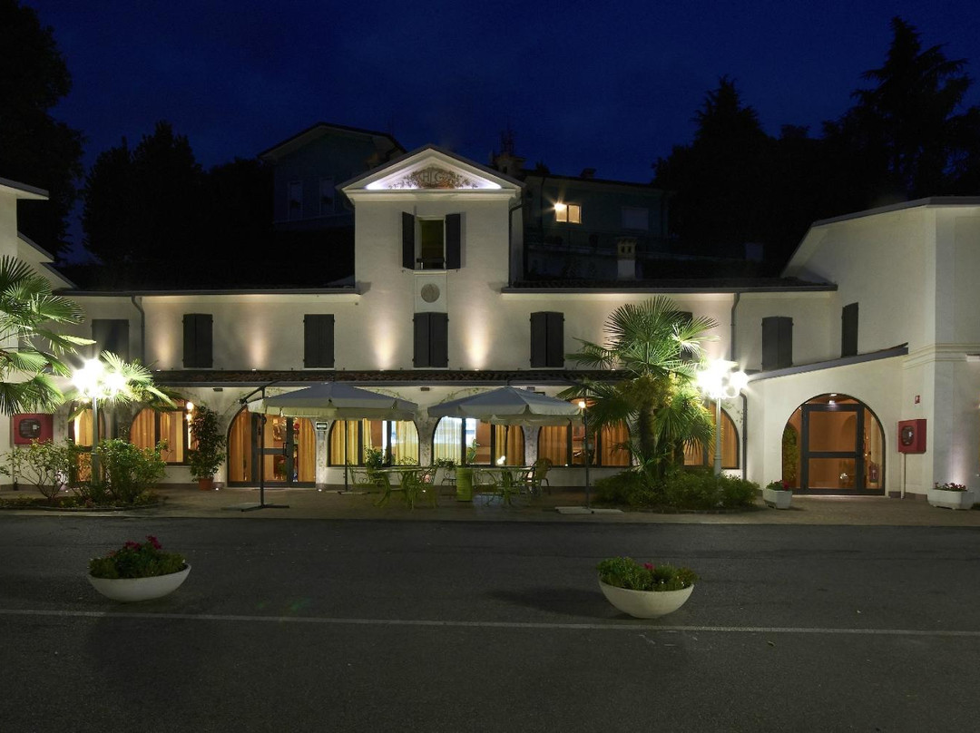 Castiglione Delle Stiviere酒店住宿-Hotel e Ristorante la Grotta