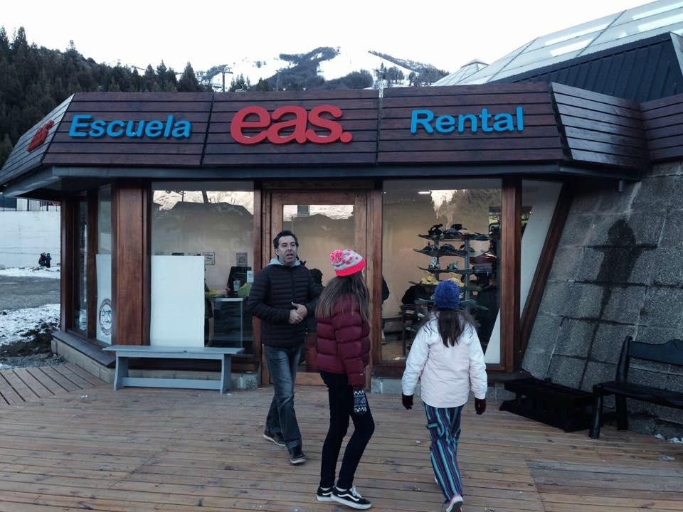 Eas Escuela Argentina de Snowboard & Ski-圣卡洛斯-德巴里洛切必去景点