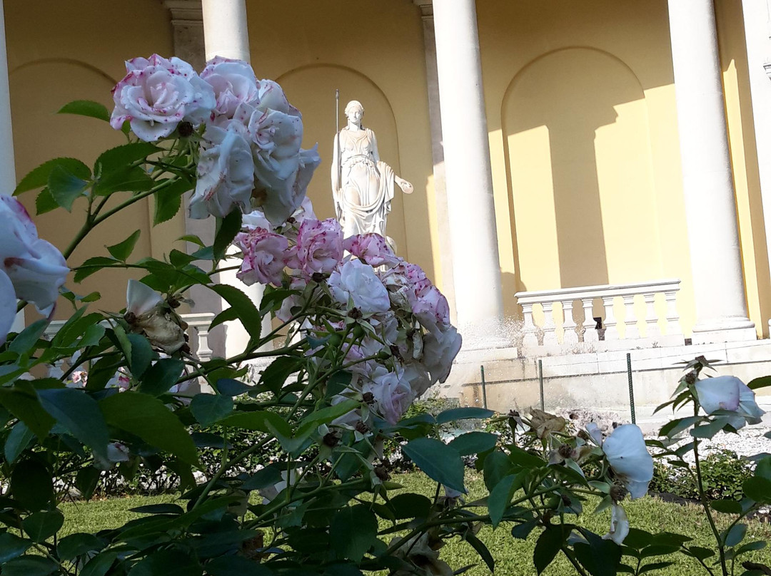 Palazzo Paulucci-弗利必去景点
