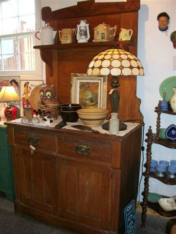 Antiques, Treasures & Treats-Arnprior必去景点