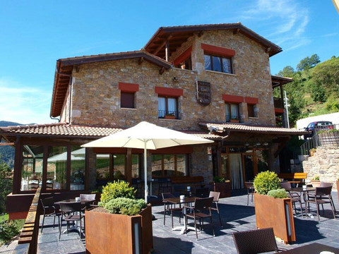 Vilallonga de Ter酒店住宿-Fonda Riga