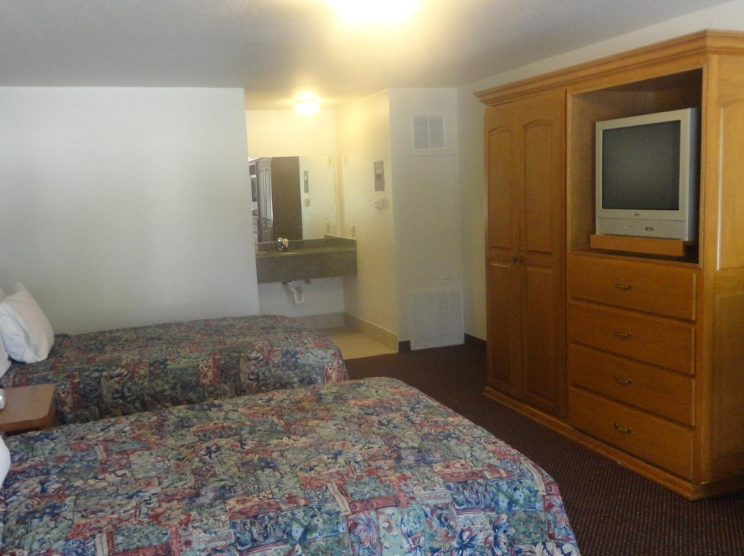 Garden Inn & Suites主图