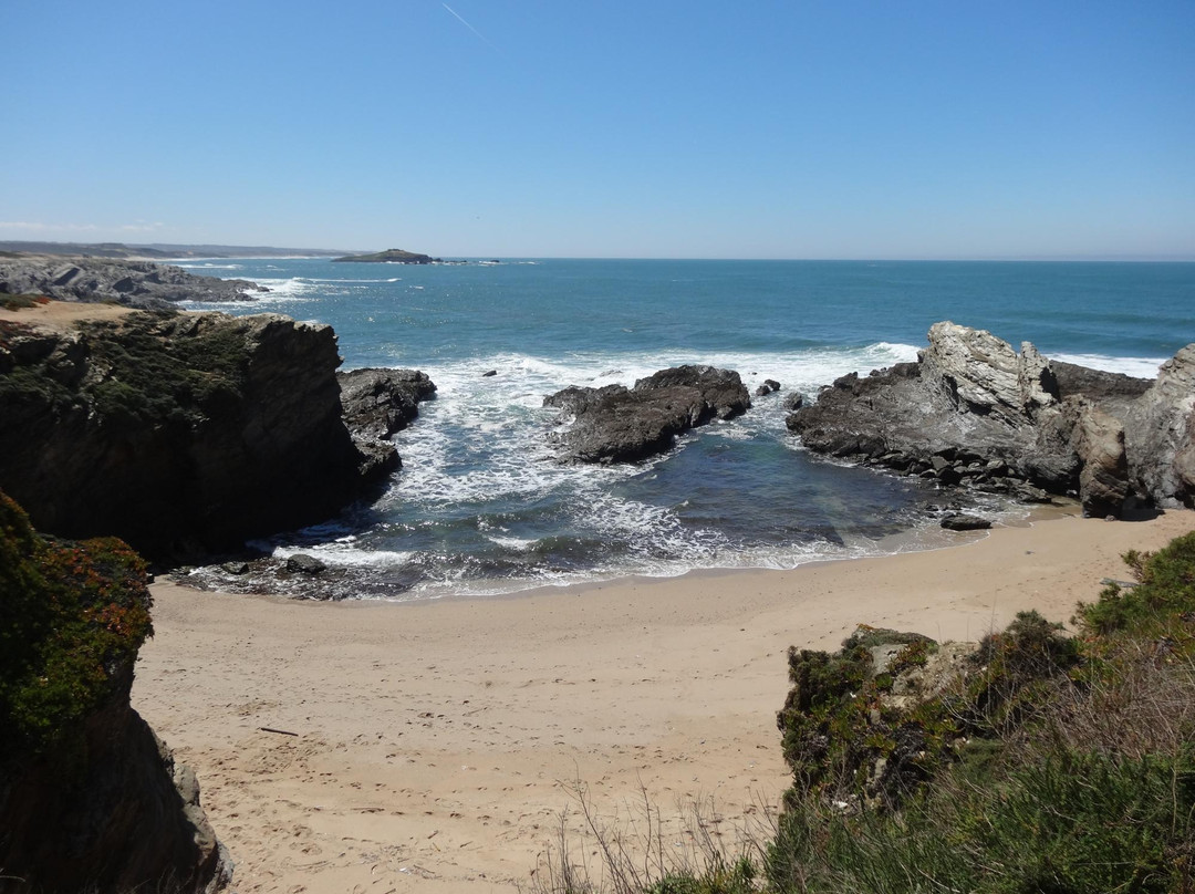 Praia dos Buizinhos景点图片