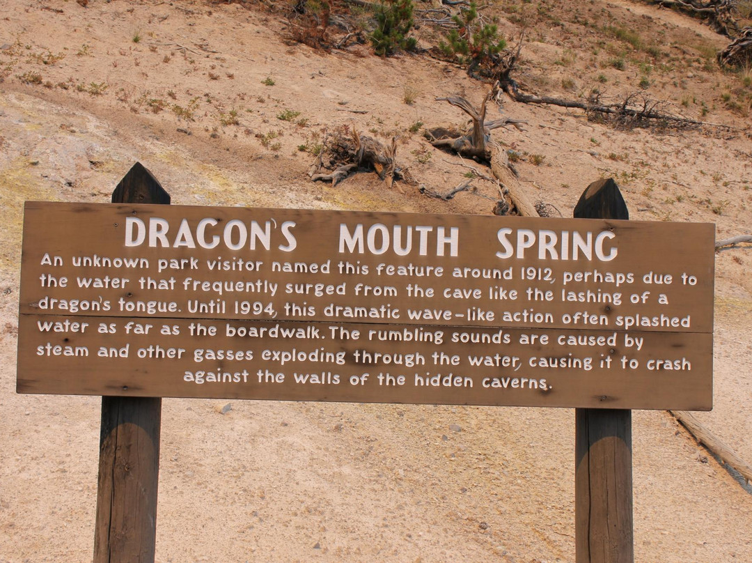 黄石间歇泉-泥火山地区-黄石国家公园必去景点