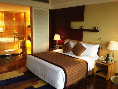 来魅力假日酒店主图