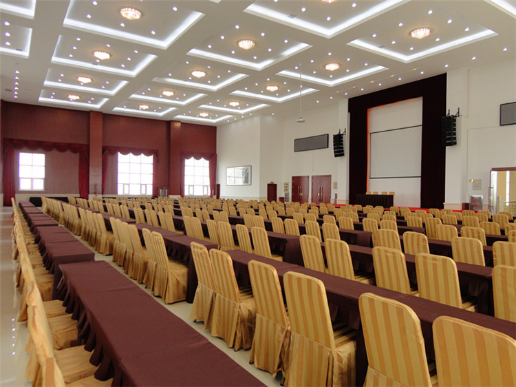 野生原度假村主图