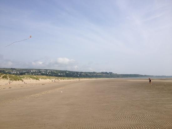 Harlech Beach景点图片