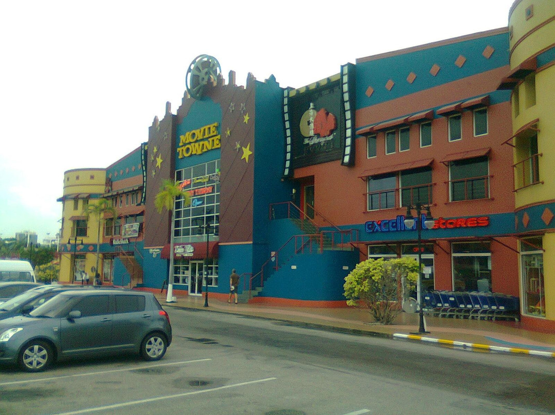 Movie Towne-西班牙港必去景点