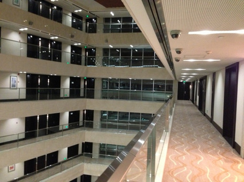 上海夏阳湖皇冠假日酒店主图