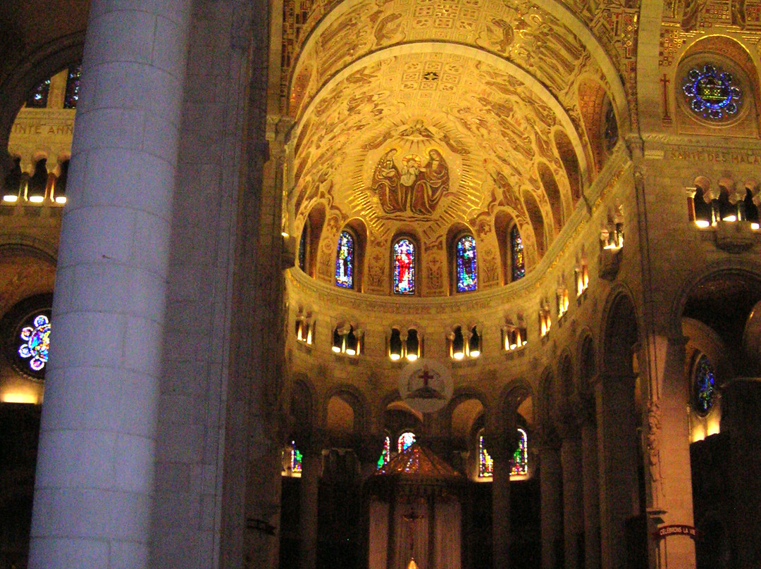 Basilica of Sainte-Anne-de-Beaupre-Sainte Anne de Beaupre必去景点