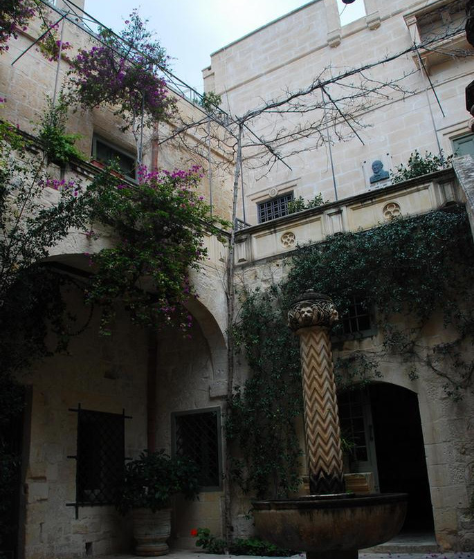 菲尔逊宫历史博物馆-姆迪纳必去景点