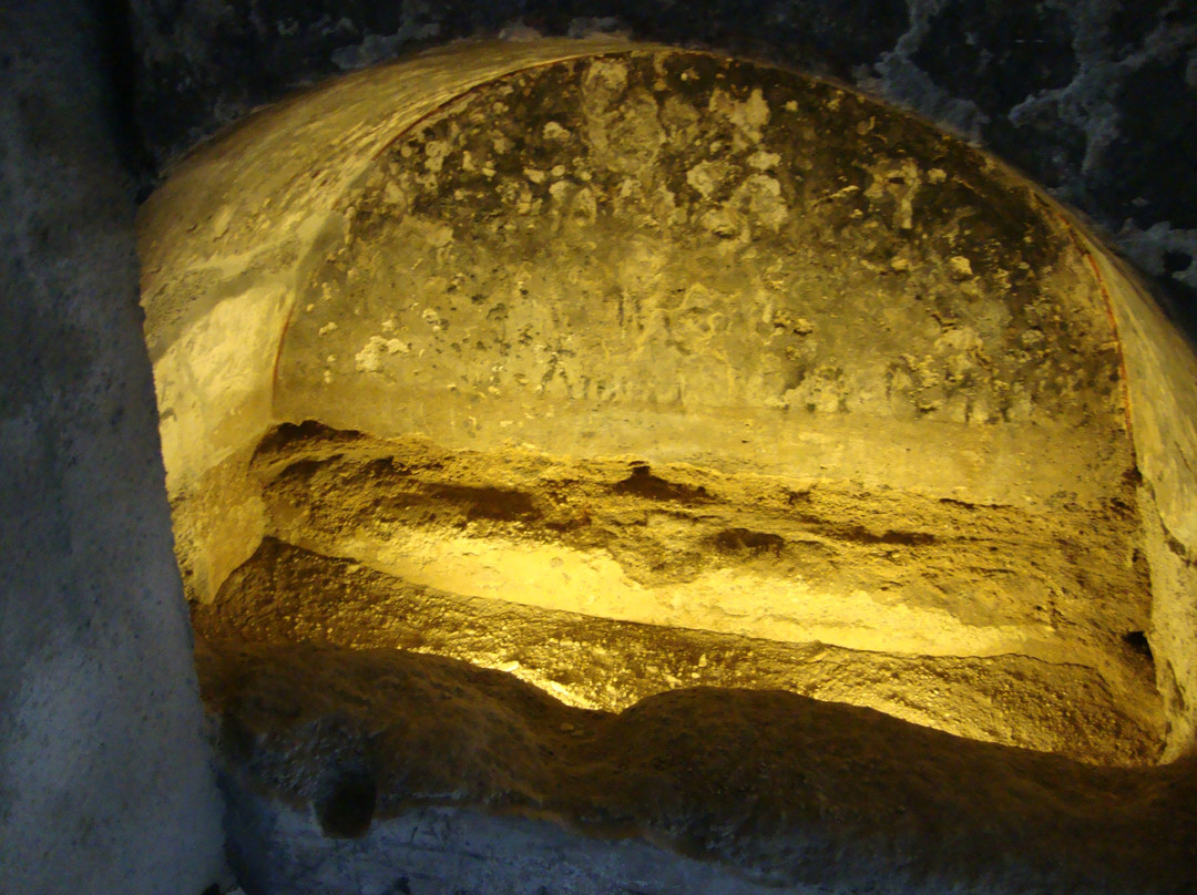 Catacombs of Milos-Tripiti必去景点