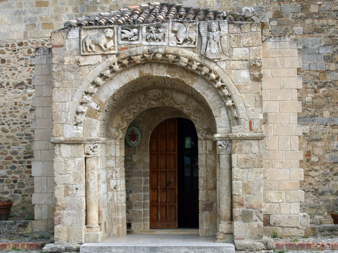 Sanctuary of Our Lady Queen of Anglona景点图片