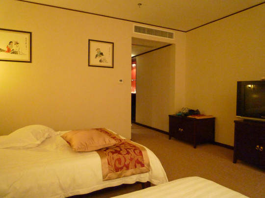 泽天大酒店主图