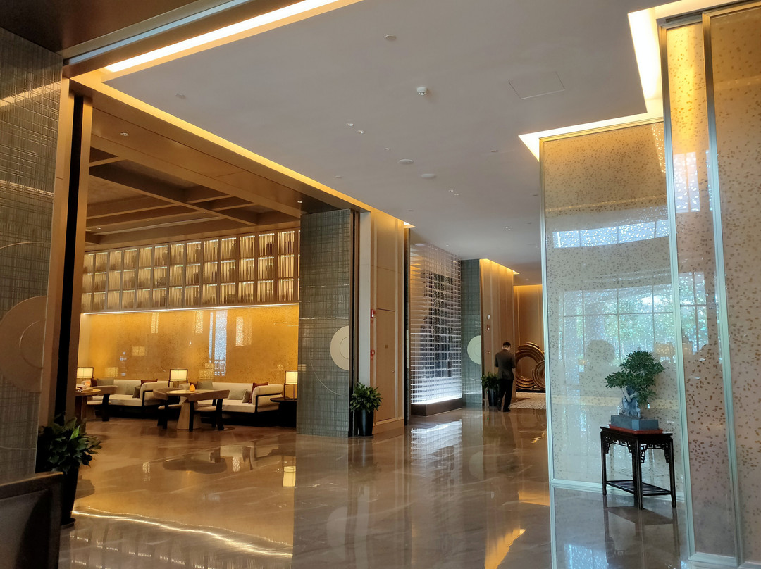 西安浐灞假日酒店(砂之船奥莱店)主图