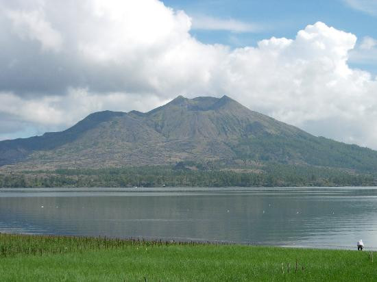 巴杜尔火山湖-金塔马尼必去景点
