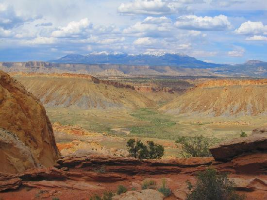 Burr Trail-圆顶礁国家公园必去景点