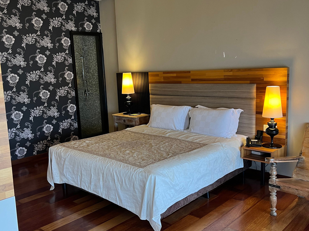 王后精品套房酒店主图