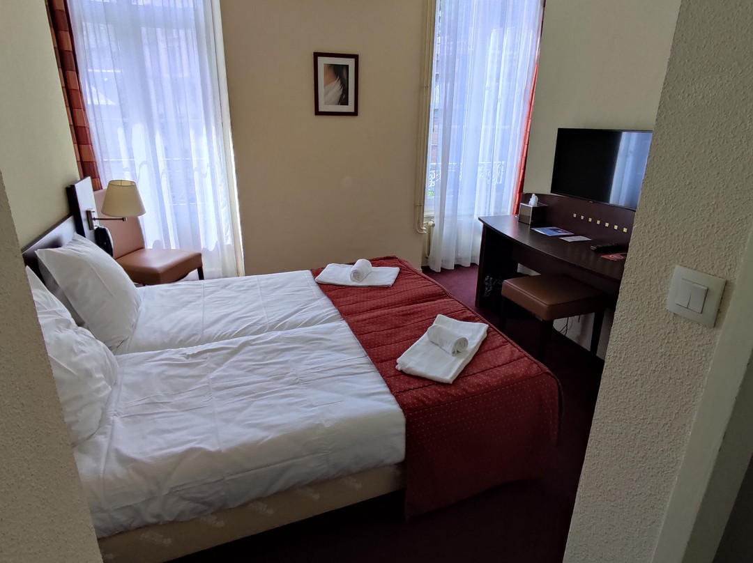 费斯公园酒店主图