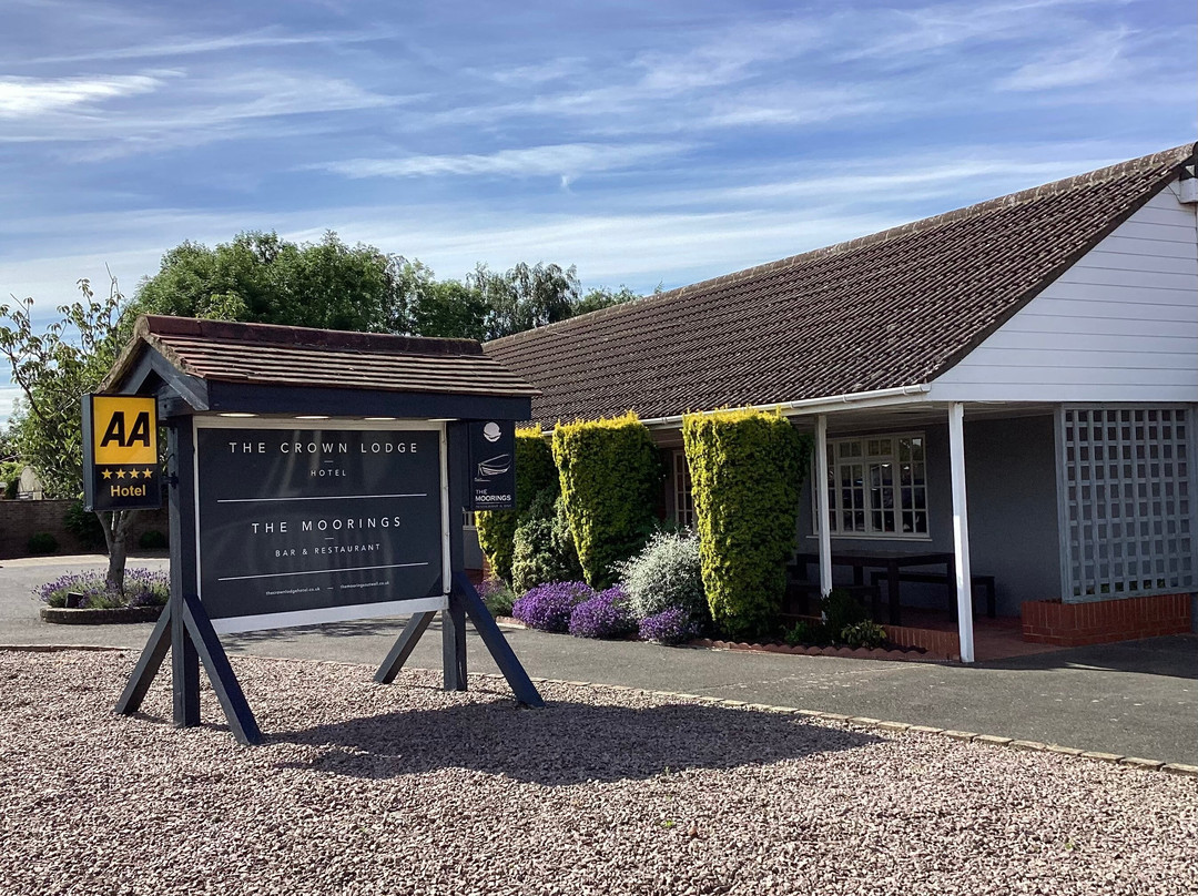 Crown Lodge Hotel主图