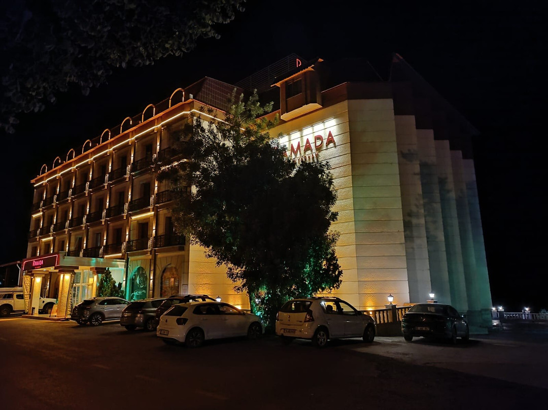 Ramada by Wyndham Van主图