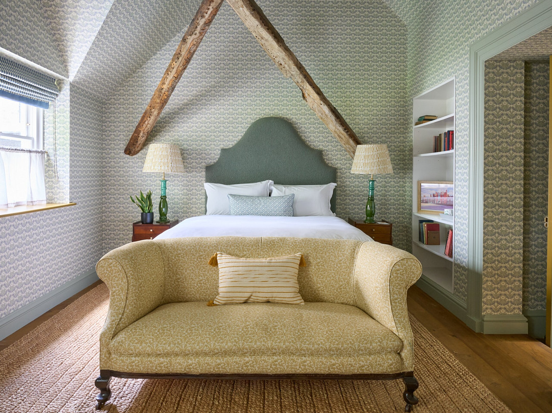 卡尔顿迈特酒店主图