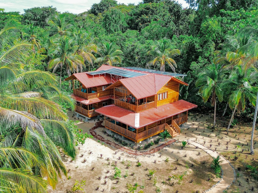 Casa Cayuco Eco-Adventure Lodge主图