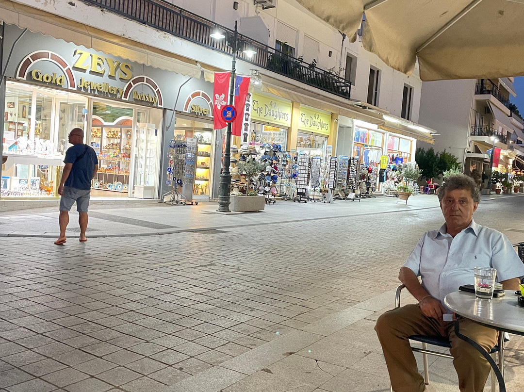 珀普洛斯酒店主图